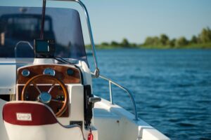 white-and-brown-boat-1007836+(2)